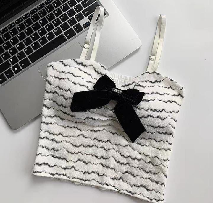 توب قصير بفيونكه