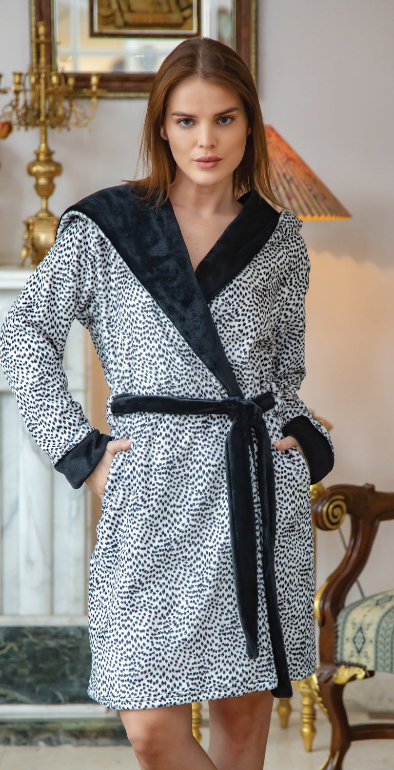 روب تايجر اسود مبطن