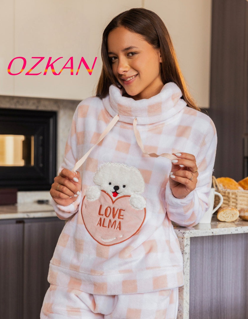 بيحامه بولار تطريز علي الصدر