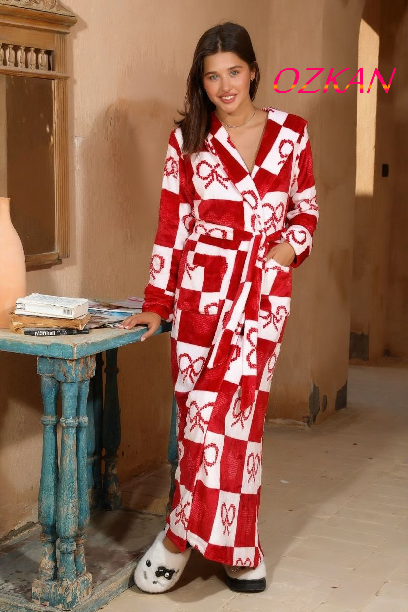 روب احمر طويل