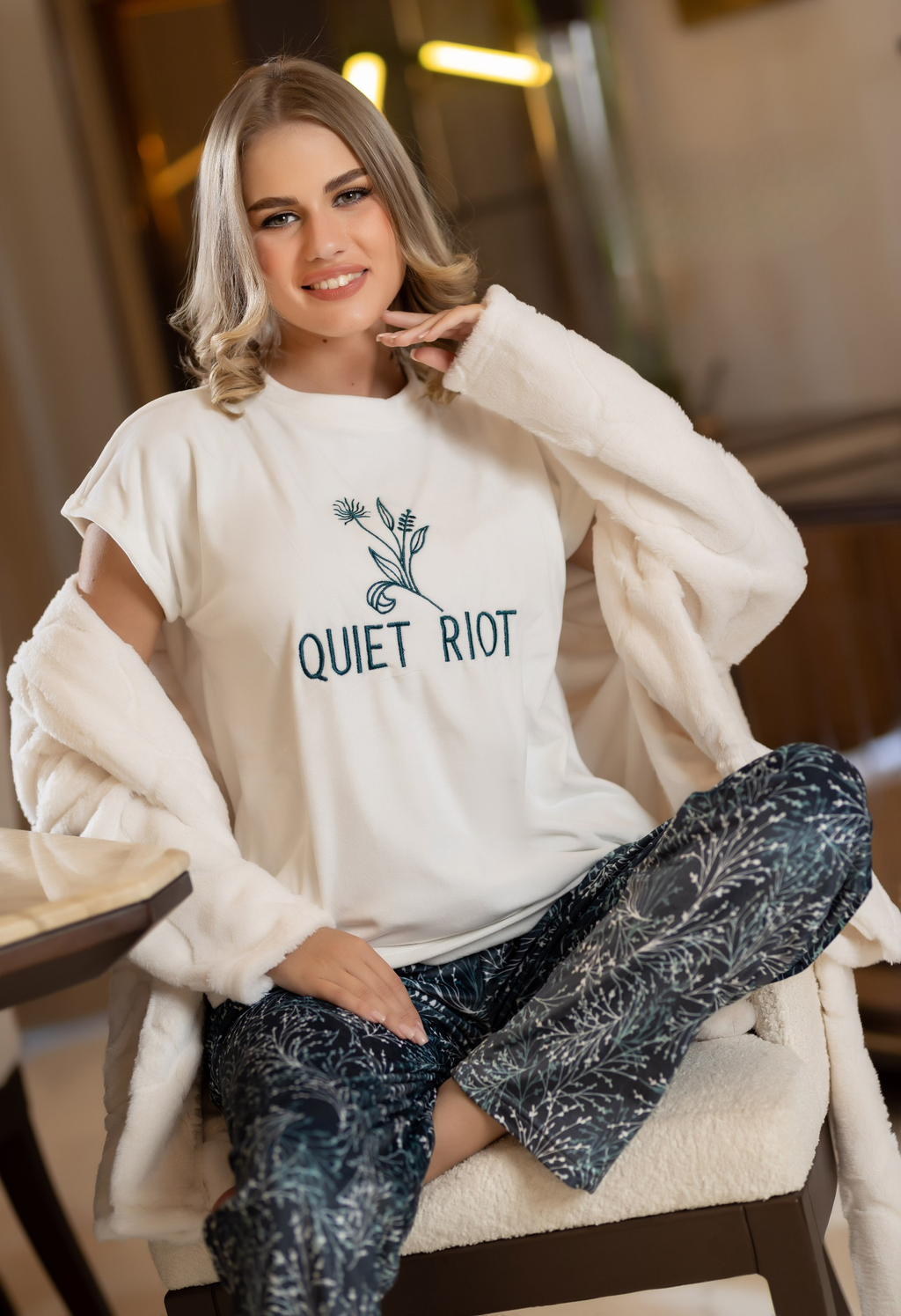 بيجامه 3 قطع بالروب