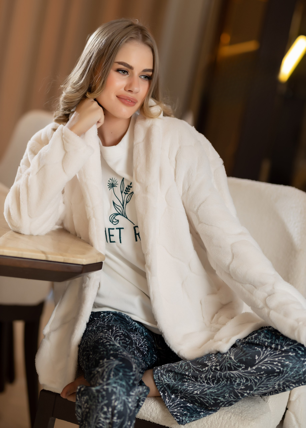 بيجامه 3 قطع بالروب