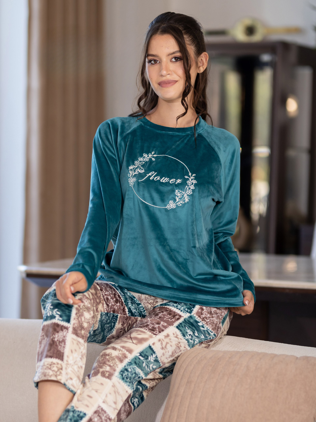 بيجامه بولار لون جنزاري